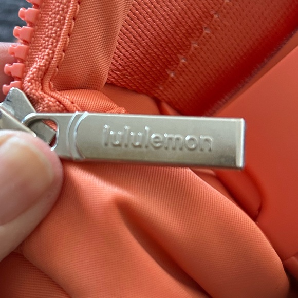 Lululemon Go Everywhere Coral Bag - Picture 10 of 11